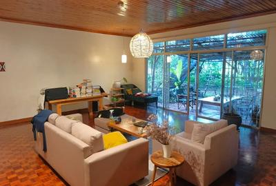 4 Bed House with En Suite at Loresho Crescent