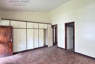 5 Bed Townhouse with En Suite at Kilimani - 2
