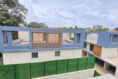 5 Bed Villa with En Suite in Lavington - 2