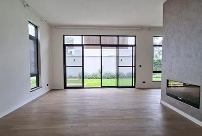 5 Bed Villa with En Suite at Lavington - 4