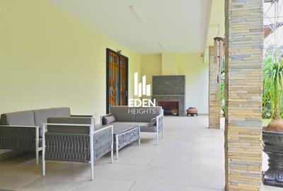 5 Bed Townhouse with En Suite in Kyuna - 4