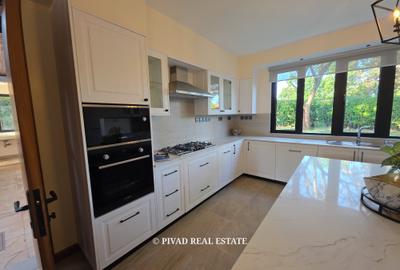 5 Bed House with Garden in Runda - 3