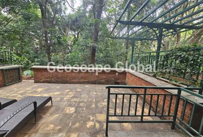 4 Bed Apartment with En Suite in Riverside