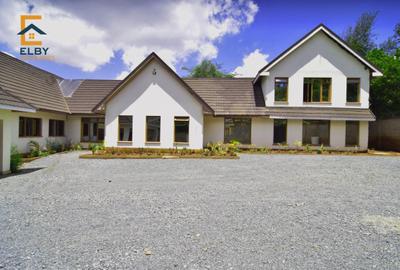 6 Bed House with En Suite at Ridgeways