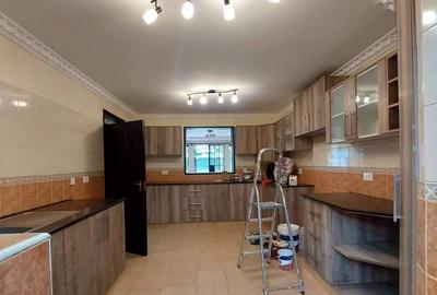 4 Bed Villa with En Suite at Lavington