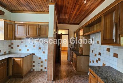 4 Bed House with En Suite in Loresho
