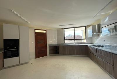 3 Bed Apartment with En Suite in Kileleshwa