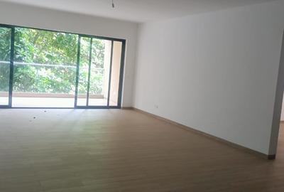 3 Bed Apartment with En Suite in Lavington