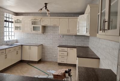 5 Bed Townhouse with En Suite at Westlands - 2