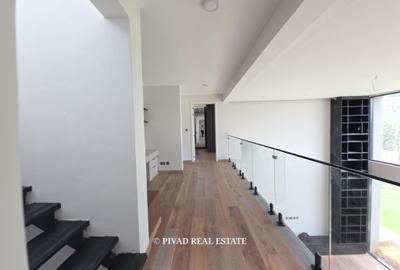 5 Bed House with Garden in Runda - 4