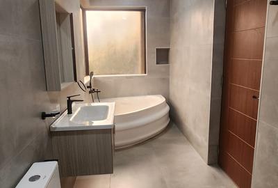 6 Bed House with En Suite in Karen - 3