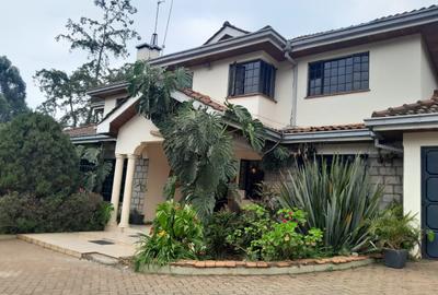 6 Bed House with En Suite in Gigiri