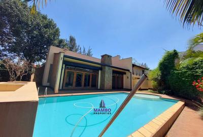 4 Bed House with En Suite at Eagle Park - 2