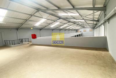 13,000 ft² Warehouse in Industrial Area