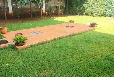 5 Bed House with En Suite at Muthithi