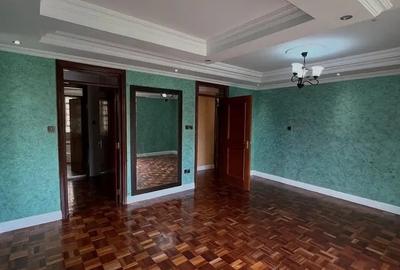 4 Bed Apartment with En Suite in Lavington - 4