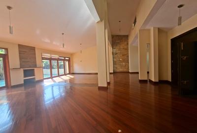 4 Bed House with En Suite in Runda - 2