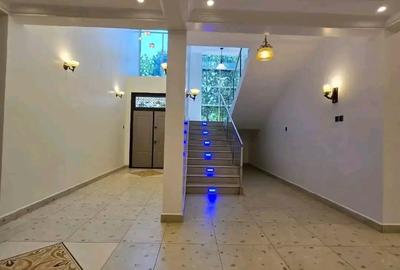 5 Bed Villa with En Suite in Runda - 4