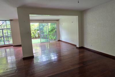 5 Bed Townhouse with En Suite at Brookside Drive - 3