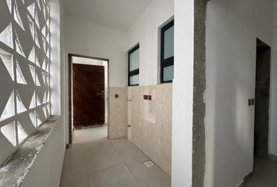 3 Bed Apartment with En Suite in Brookside - 3