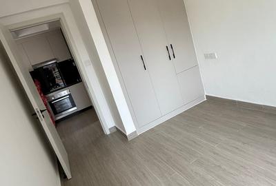 1 Bed Apartment with En Suite at Kilimani - 4