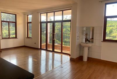 4 Bed Townhouse with En Suite in Redhill - 3