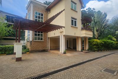 5 Bed Townhouse with En Suite in Lavington