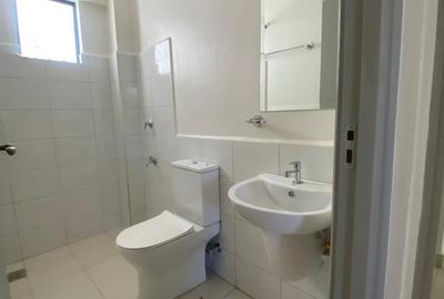 2 Bed Apartment with En Suite in Garden Estate - 4