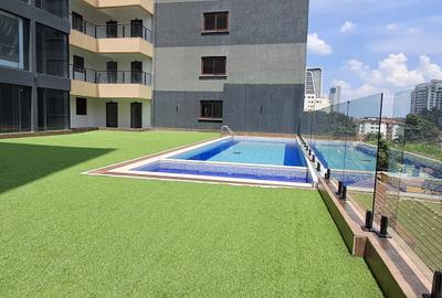 1 Bed Apartment with En Suite at Lantana Rd