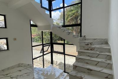 5 Bed Townhouse with En Suite at Lavington Green - 3