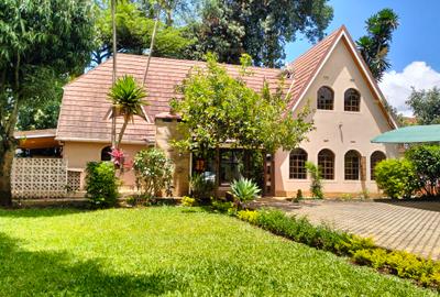 4 Bed House with En Suite in Runda