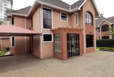 4 Bed House with En Suite in Lavington