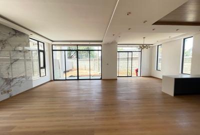 5 Bed Townhouse with En Suite in Lavington - 4