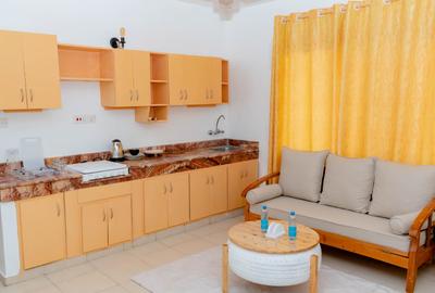 Serviced 1 Bed Apartment with En Suite at First Avenue Off Links Road