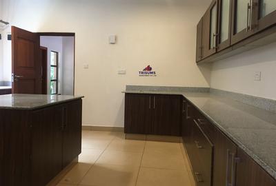 5 Bed Townhouse with En Suite in Kitisuru