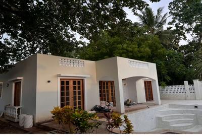 3 Bed Villa with En Suite in Diani