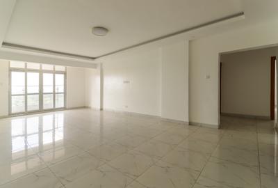 4 Bed Apartment with En Suite in Parklands