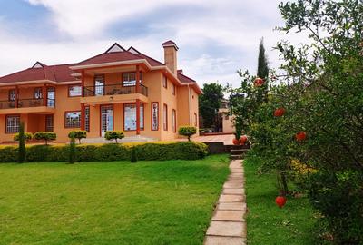 8 Bed House with En Suite at Gardens