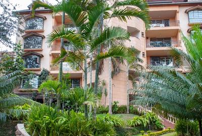 Furnished 3 Bed Apartment with En Suite in Brookside