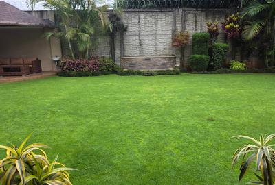 4 Bed Townhouse with En Suite at Iguta - 3