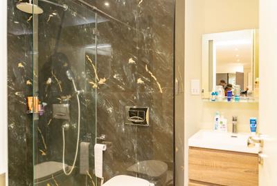 1 Bed Apartment with Gym at Riverside Drive - 4