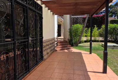 4 Bed Townhouse with En Suite at Nairobi. - 4