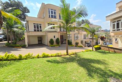 5 Bed Townhouse with En Suite at Chalbi Drive