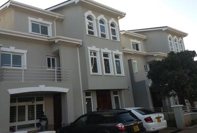 5 Bed Townhouse with En Suite at Amboseli Road