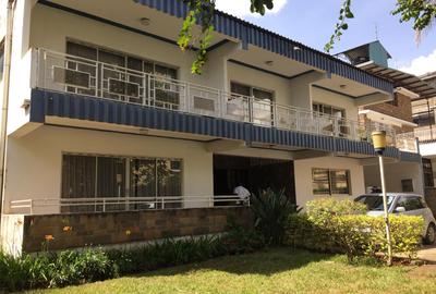 6 Bed House with En Suite in Westlands Area