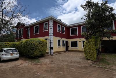 5 Bed Townhouse with En Suite in Lavington - 2