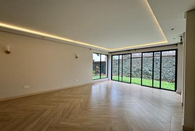 5 Bed Townhouse with En Suite in Lavington - 2