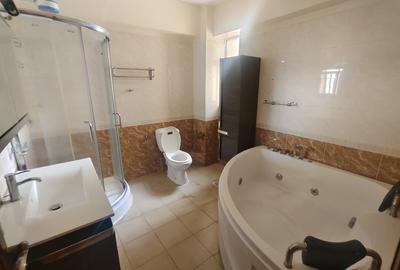 3 Bed Apartment with En Suite in Kilimani - 4