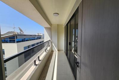 1 Bed Apartment with En Suite at Westlands Road - 2