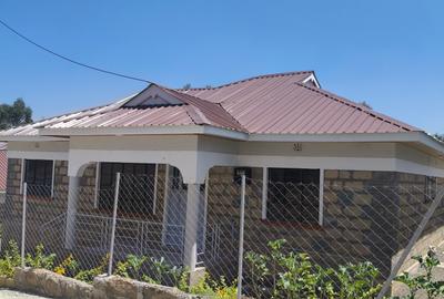 3 Bed House with En Suite at Miresho